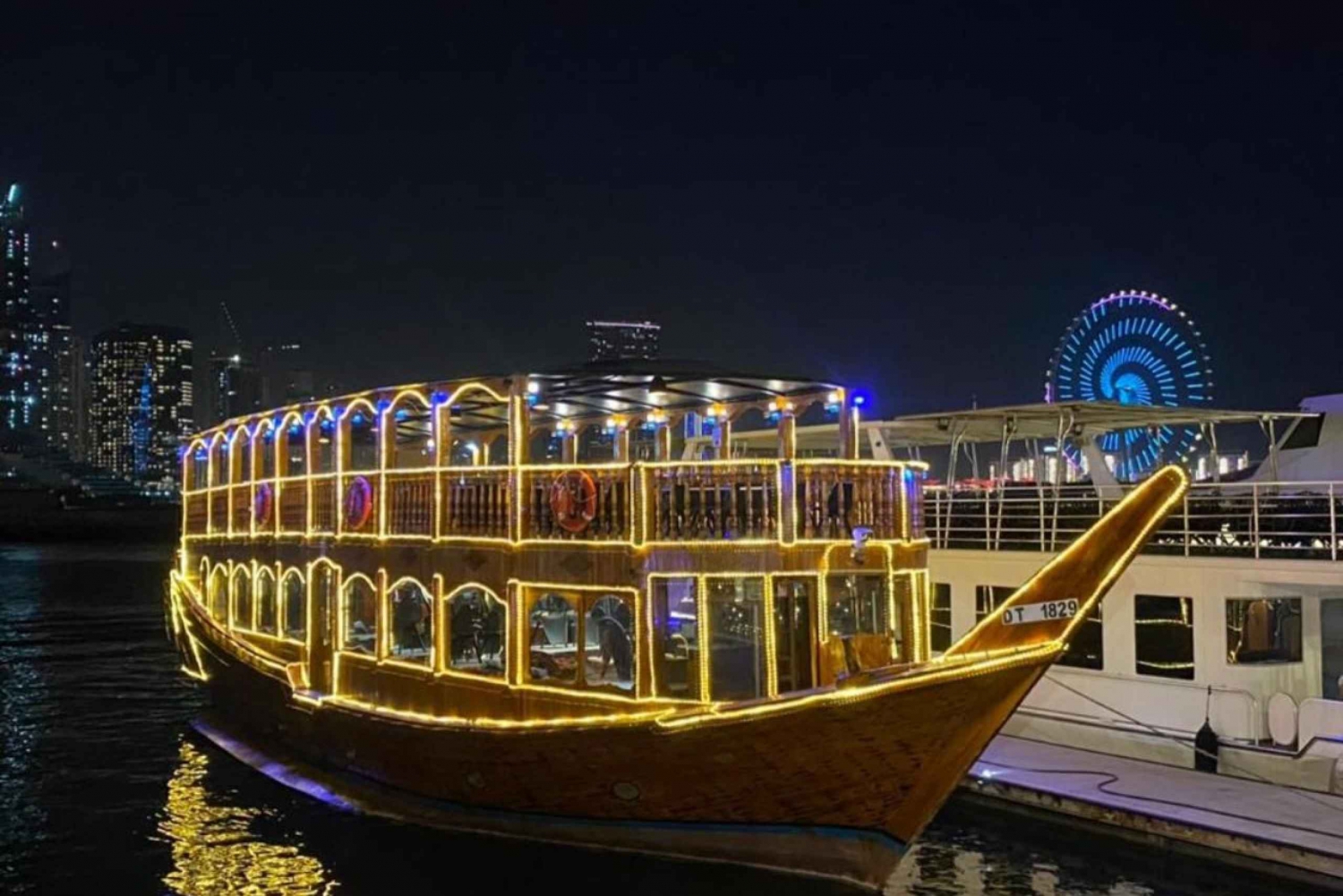 Dubai Creek Cruise Dinner: Cruising, drinks, Lavish Buffet in Dubai