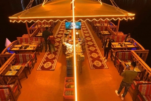 Dubai Creekin suurin Dhow-risteily illallinen (herkullinen buffet)