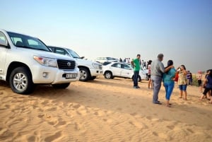 Dubai: Wüsten-Allrad-Safari mit BBQ in einem Beduinencamp
