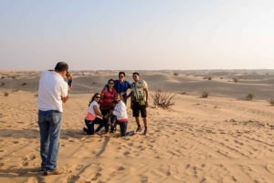 Dubai: Ørken ATV-safari med BBQ-middag i en beduinlejr
