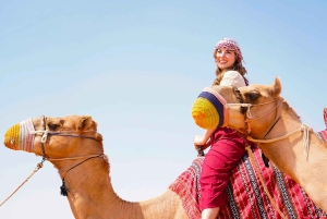 Dubai: woestijnkameelrit met liveshows en BBQ-buffetdiner