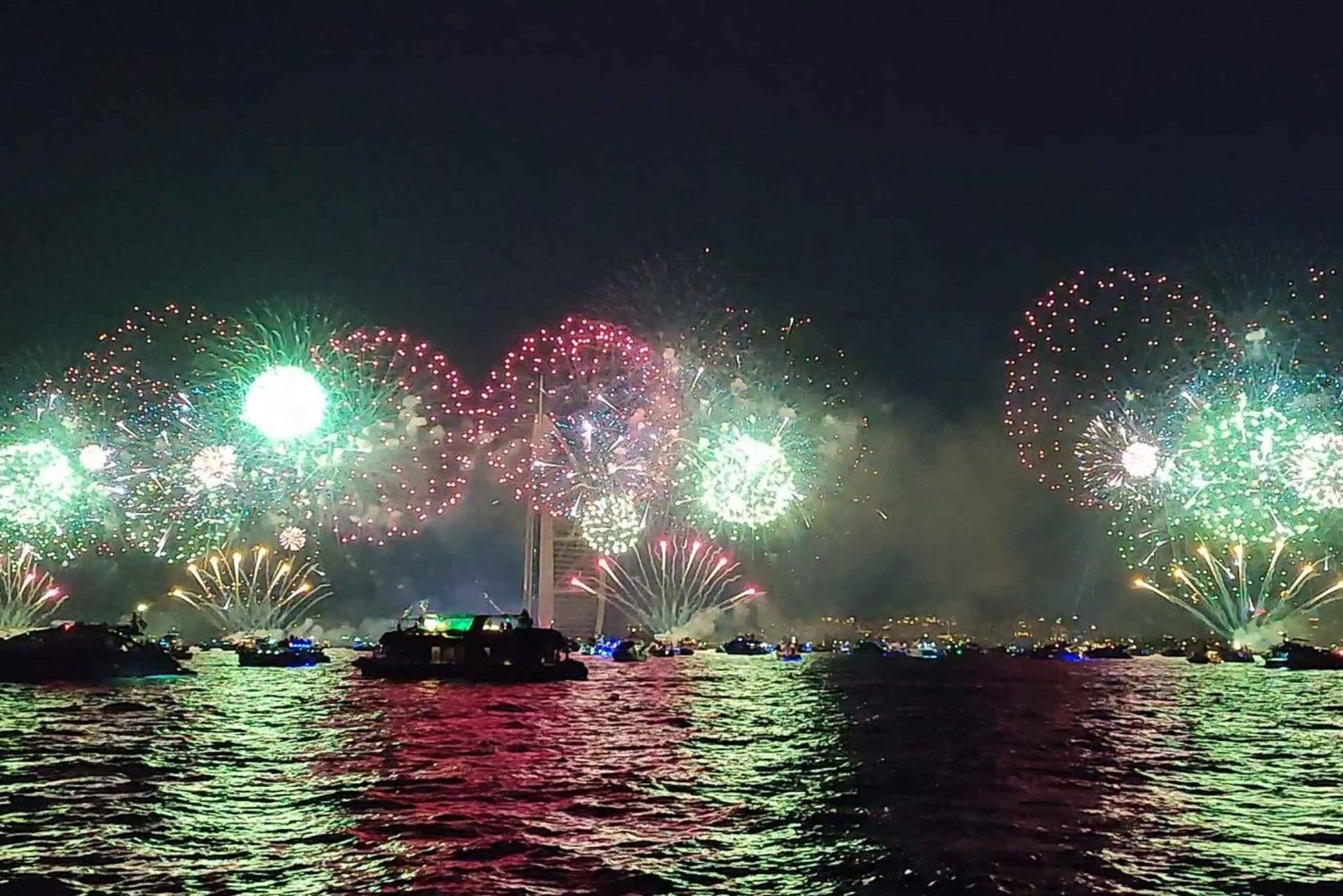 Dubai: Desert Rose NYE Cruise with Dinner and Fireworks
