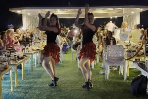 Dubai: Desert Rose NYE Cruise with Dinner and Fireworks