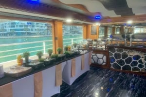 Dubai: Desert Rose NYE Cruise with Dinner and Fireworks