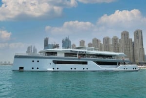 Dubai: Desert Rose NYE Cruise with Dinner and Fireworks