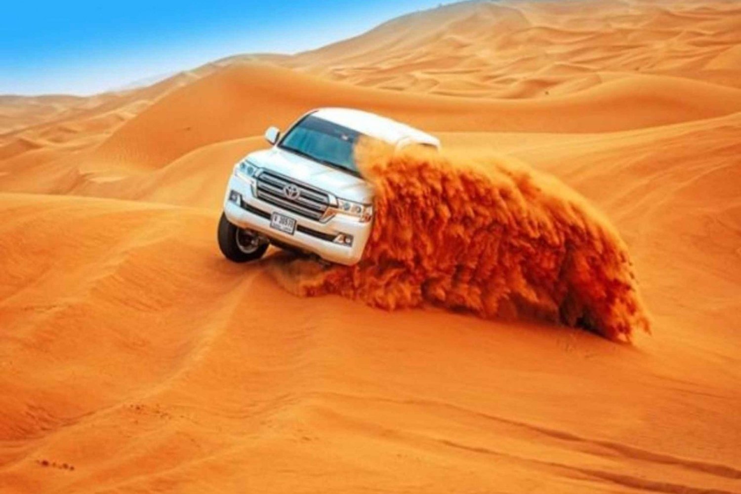 Dubai: woestijnsafari, barbecue, shows, kameelrijden en sandboarden