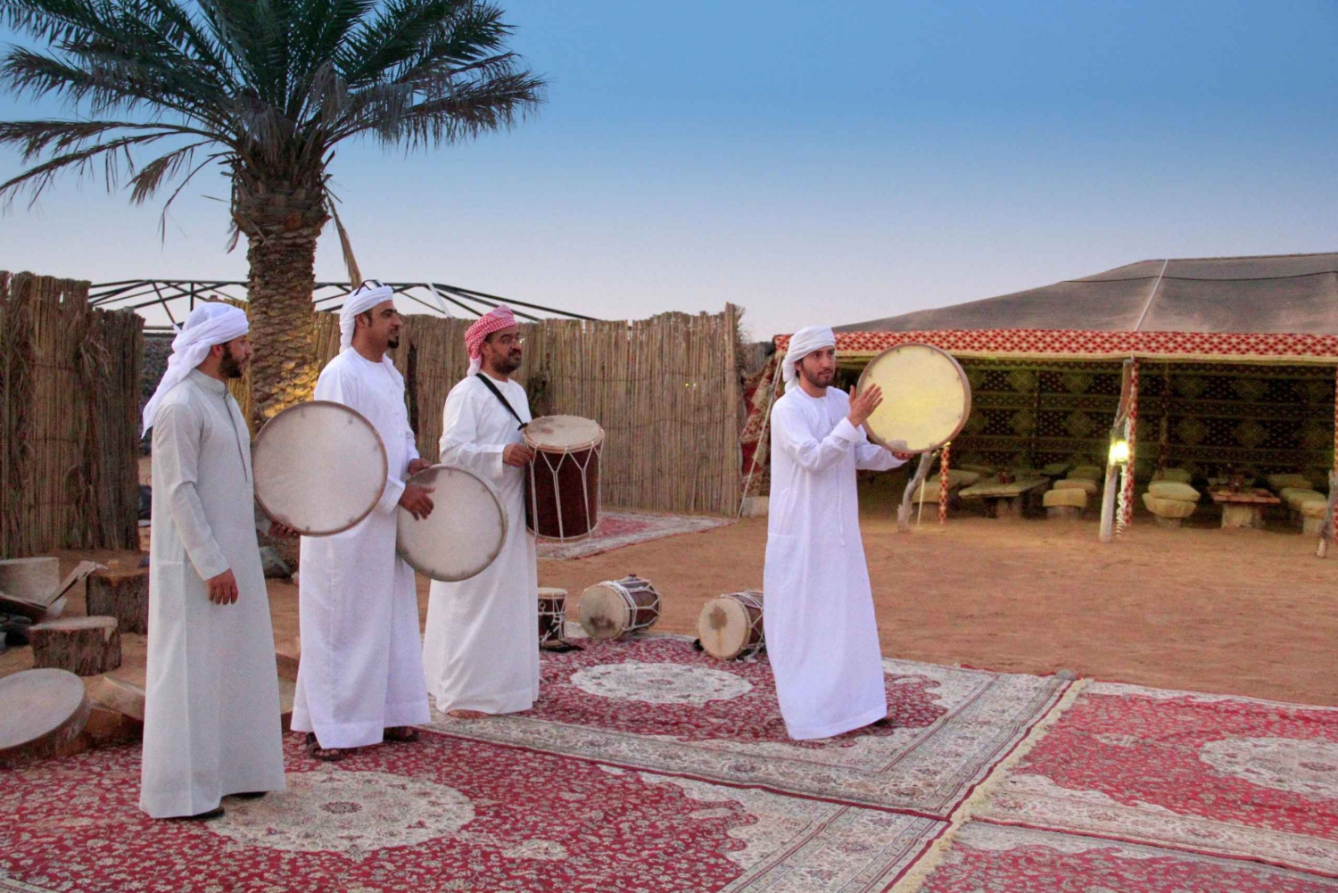Dubai: Camel Desert Safari with Traditional Dinner