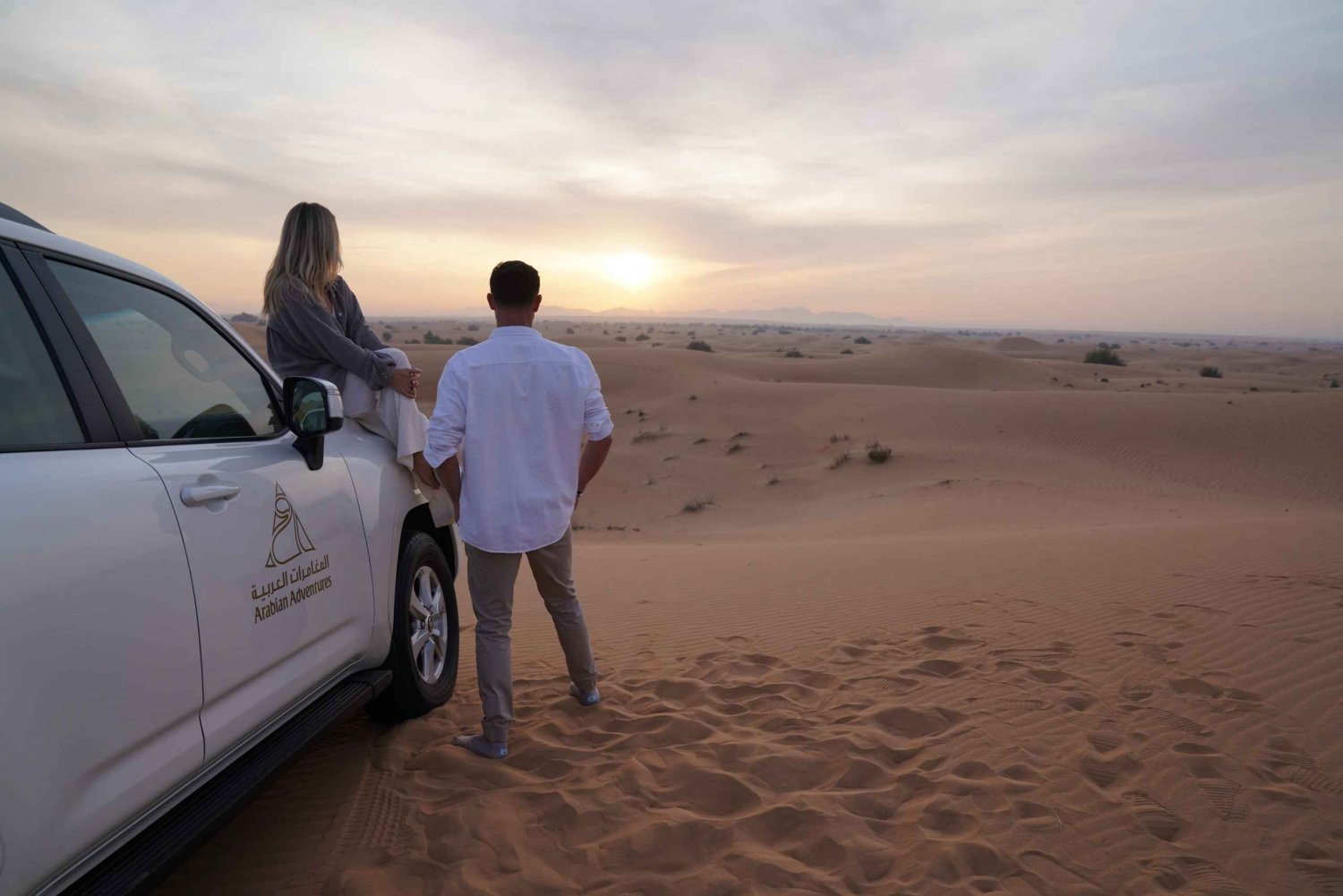 Dubai: Ökensafari med middag, kamelridning och sandboarding