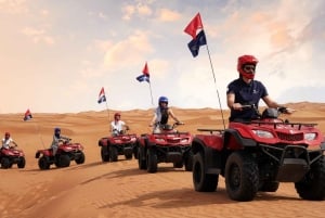 ドバイ：サンドボード、四輪バギー、BBQを楽しむ砂漠サファリをお楽しみください