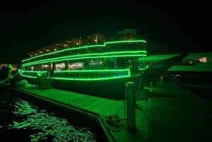 Crociera in dhow sul Dubai Creek, spettacoli alla Marina, buffet e bevande