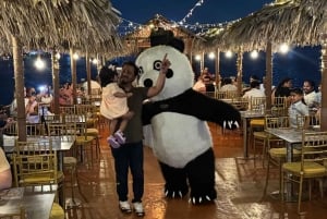 Crociera in dhow sul Dubai Creek, spettacoli alla Marina, buffet e bevande