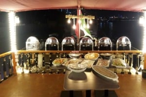 Dubai: Dhow Cruise Dinner Dubai Creek with Buffet Dinner