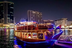 Dubai: Dhow-krydstogt med Tanoura-show og middagsbuffet