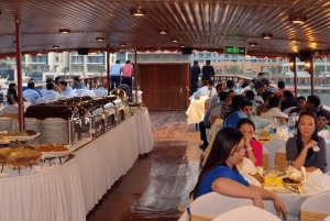 Dubai: Crociera con cena in Dhow sul Creek o sulla Marina con spettacoli dal vivo
