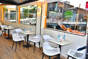 Дубай: круизный ужин «шведский стол» на доу с живыми выступлениями в Аль-Сеефе