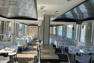 Dubai: Dhow Cruise Dinner Buffet med live shows i Al Seef