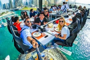 Dubai: Spis middag blandt skyerne