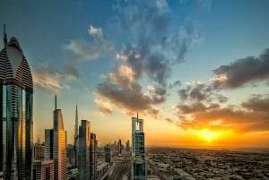 Dubai: Middag uppe i skyn