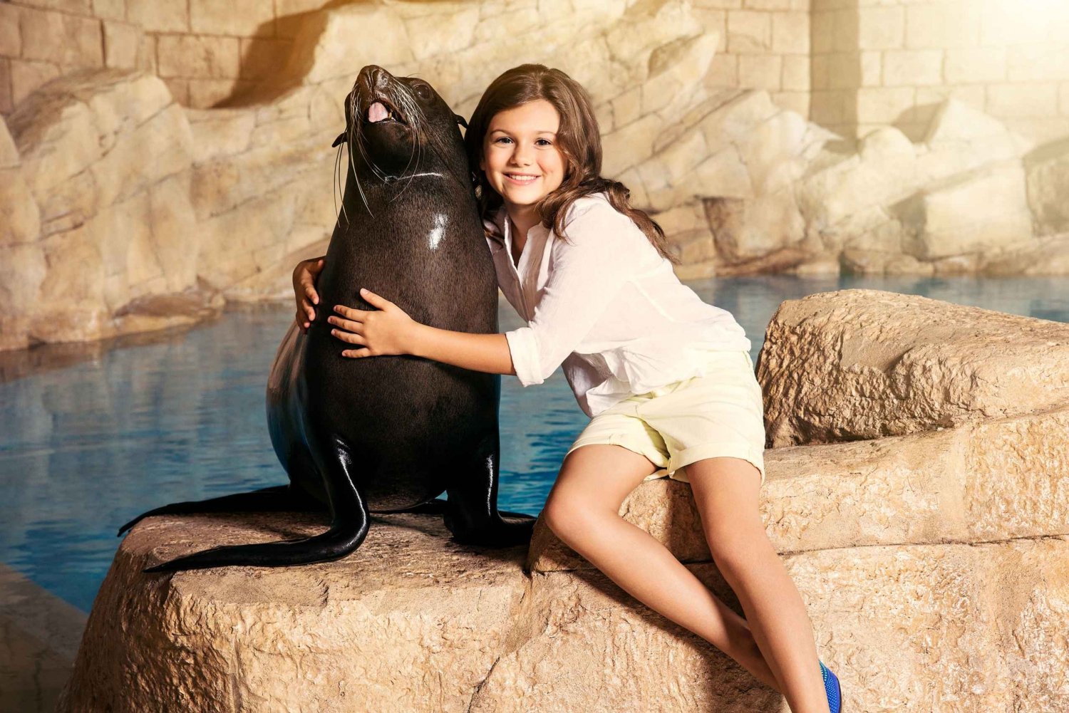 Dubai: Dolphin & Sea Lion Photo Fun at Atlantis