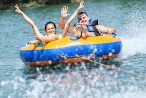 Dubai: Donut Ride watersportavontuur met vervoer
