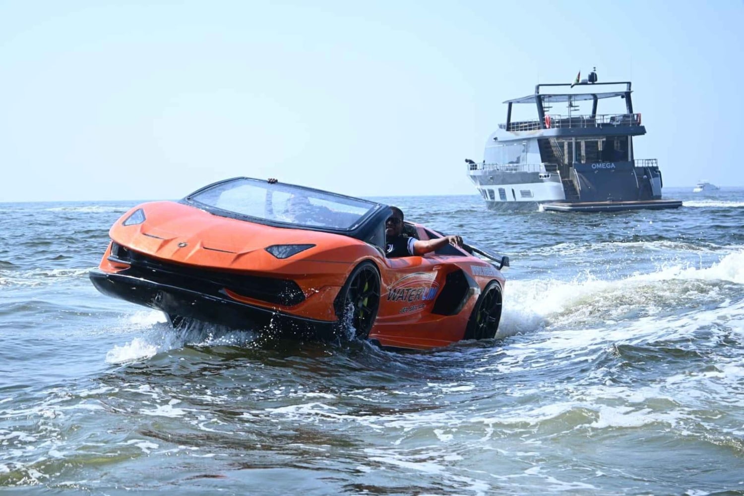 Dubai: Dubai Marina Luxus Lamborghini Jet Car Vermietung