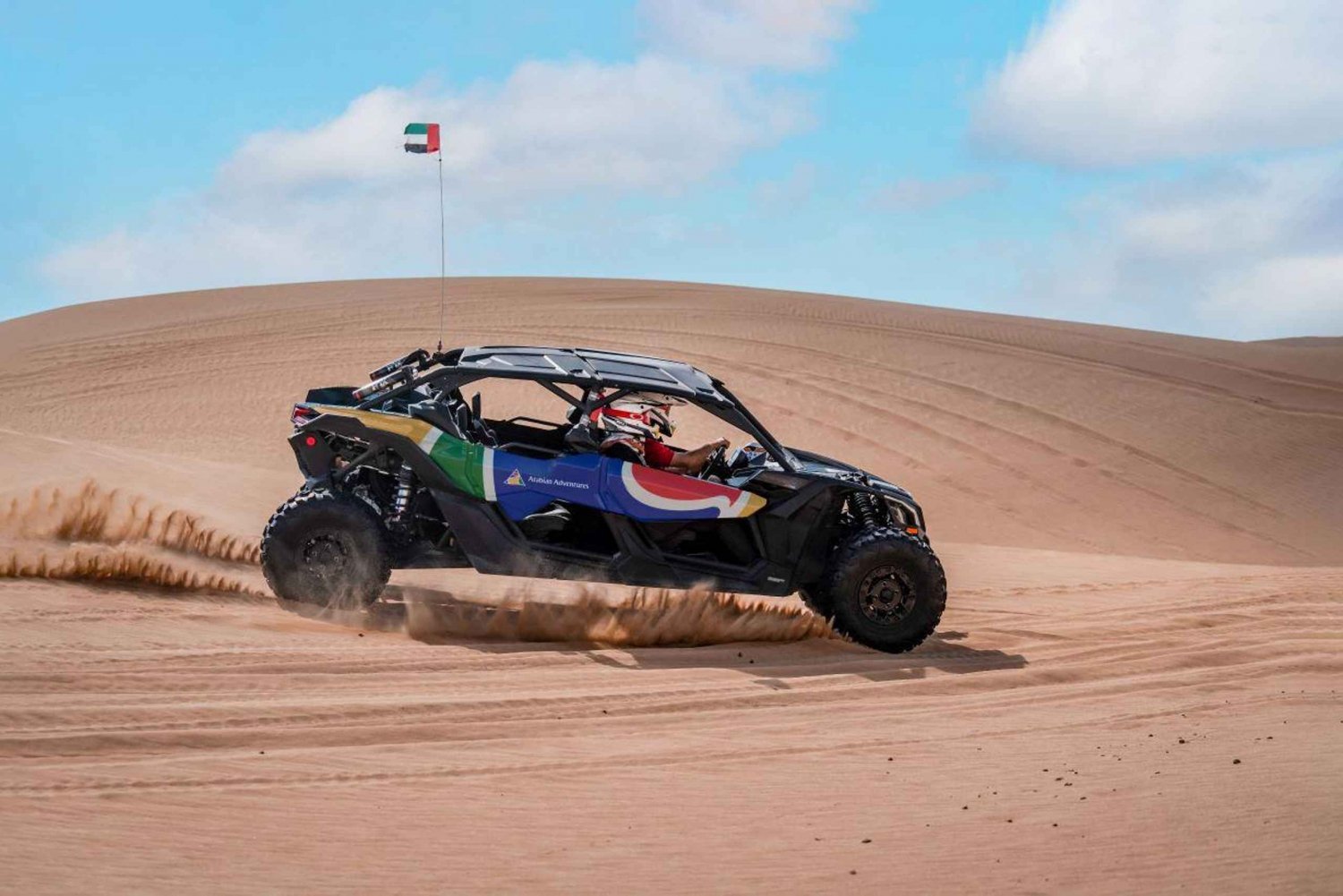 Dubai Dune Buggy Ride: Poczuj dreszczyk emocji jako pasażer.