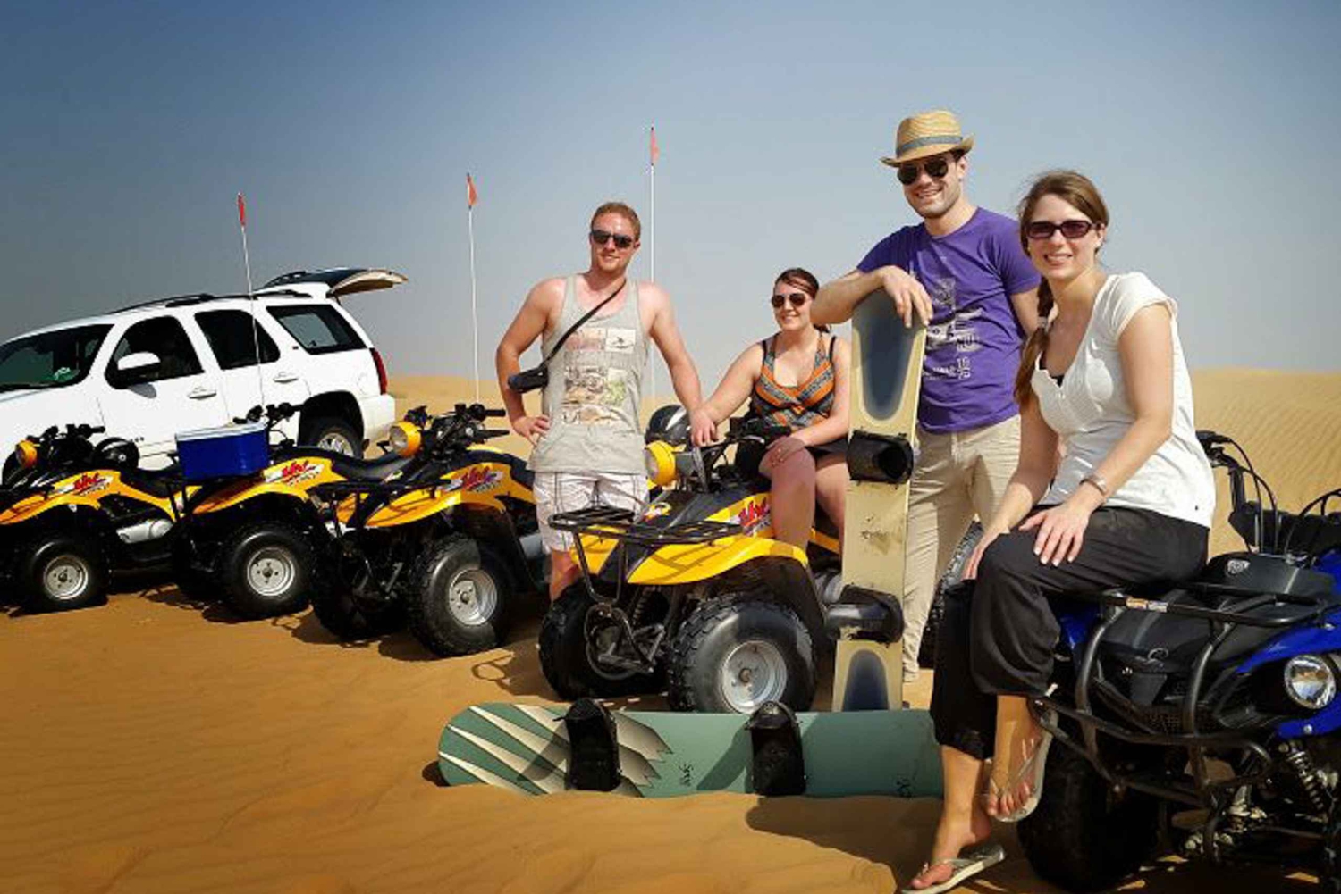 Dubai: Quad rijden in duinen, kamelen en zandboarden