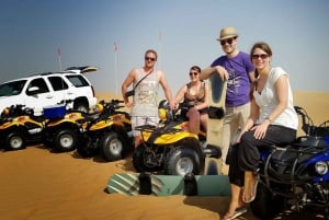 Dubai: Quad-Fahrt durch die Dünen, Kamele und Sandboarding
