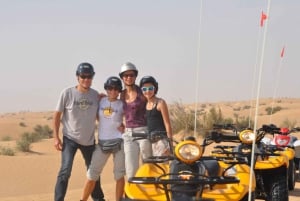 Dubai: Fyrhjulskörning i dynerna, kamelritt och sandboarding