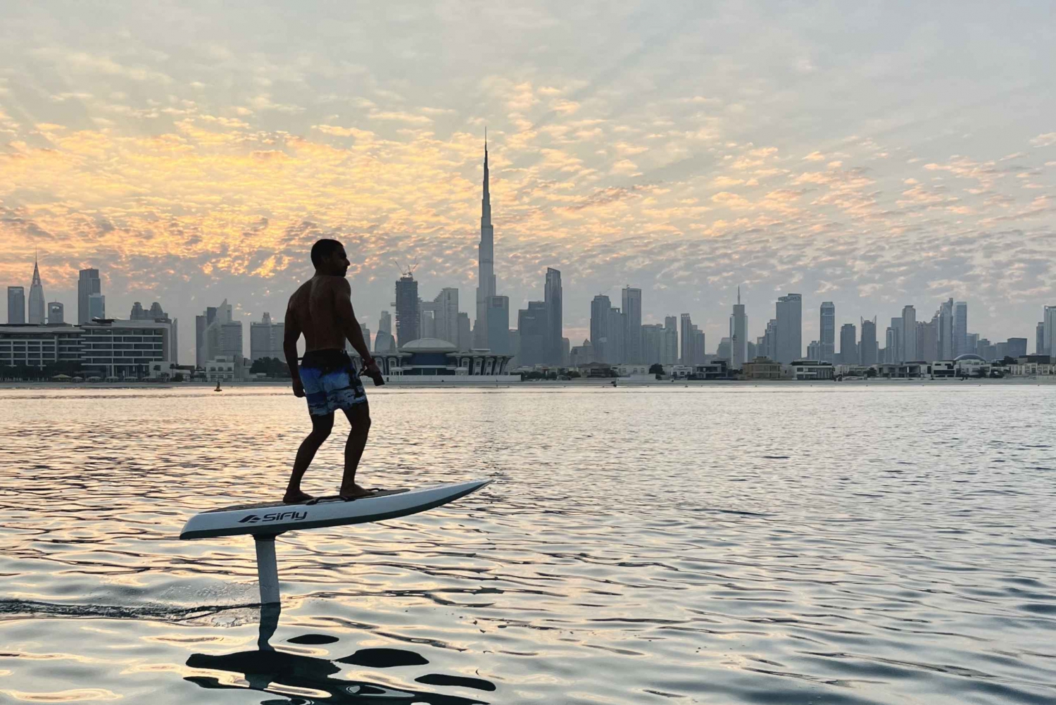 Dubai: Electric Hydrofoil or eFoil Surfboard Experience