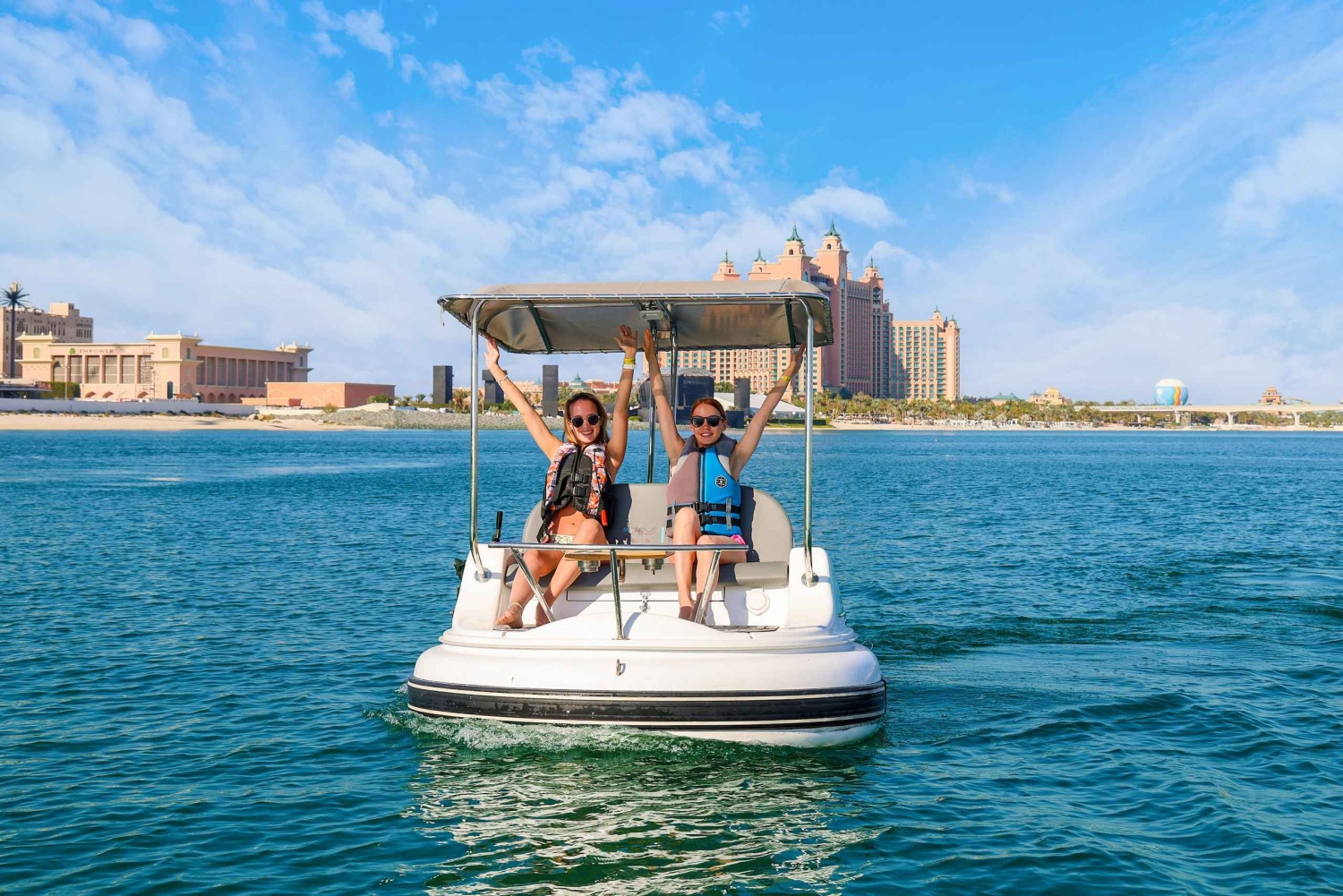Dubai: Elektrische selbstfahrende Bootsfahrt auf der Palm Jumeirah