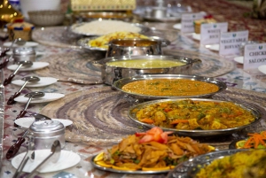Dubai: Emirati Cultural Experience with Emirati Meal