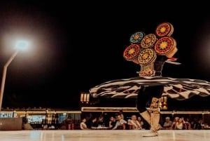 Dubai: Evening Hummer luxurious Desert Tour with photoshoot.