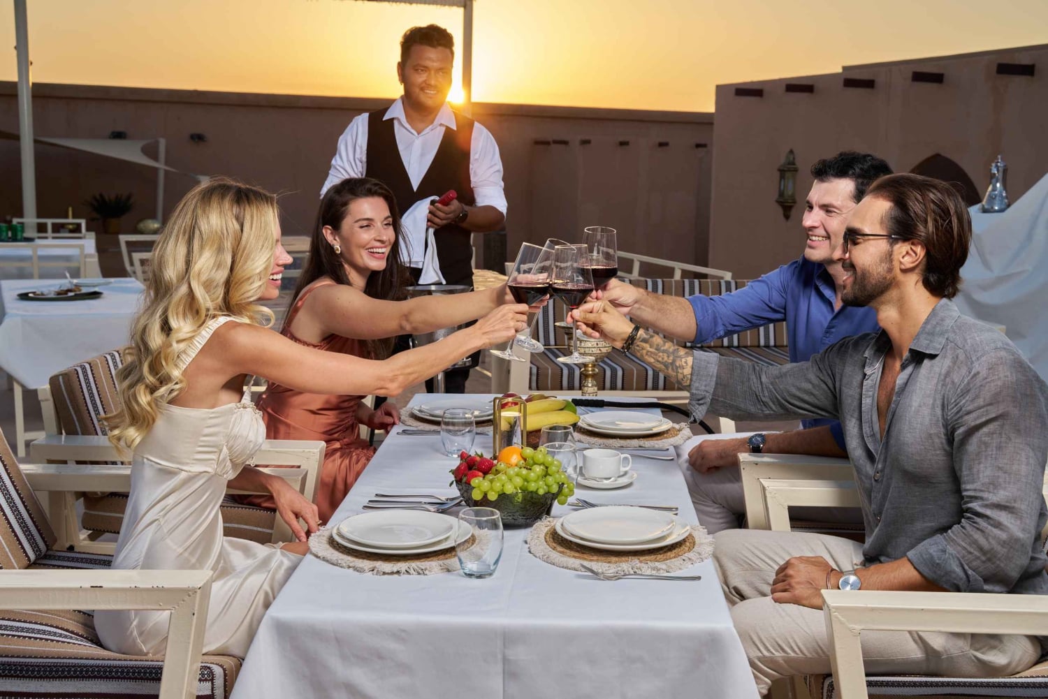 Dubaï : Dîner VIP exclusif de safari dans le désert avec spectacle en direct