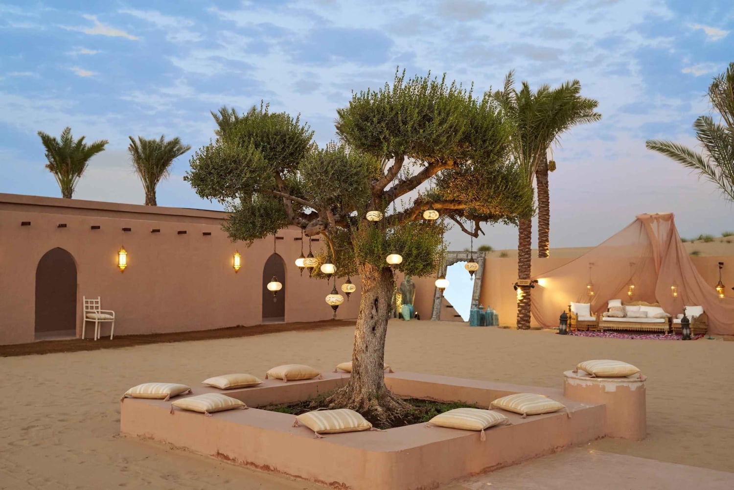 Dubaï : Dîner VIP exclusif de safari dans le désert avec spectacle en direct