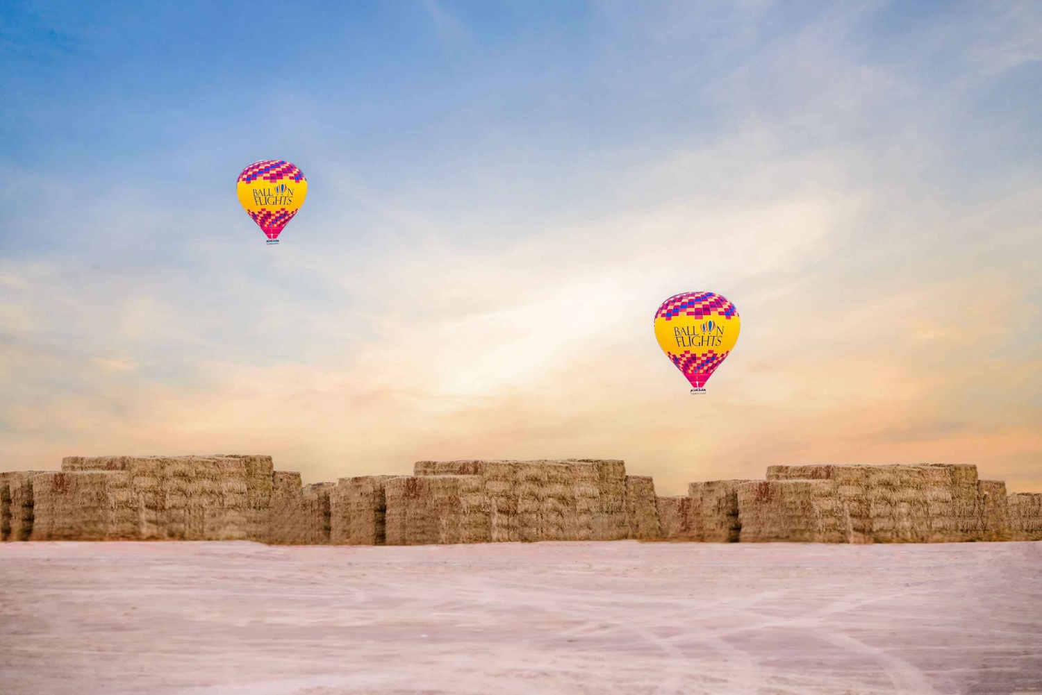 Dubai: Sunrise Hot Air Balloon Trip with Buffet Breakfast