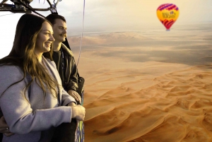 Dubai: Sunrise Hot Air Balloon Trip with Buffet Breakfast