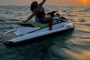 Dubai: Erlebe Jetski zum Burj Al Arab + Fotos & Videos