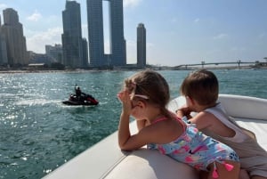 Дубай: закат на мегаяхте с диджеем, грилем и напитками