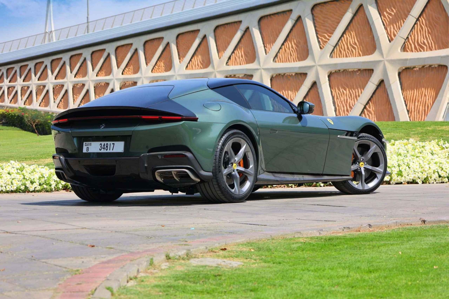 Dubai: Aluguer de 1 dia do Ferrari 12Cilindri, sem depósito necessário