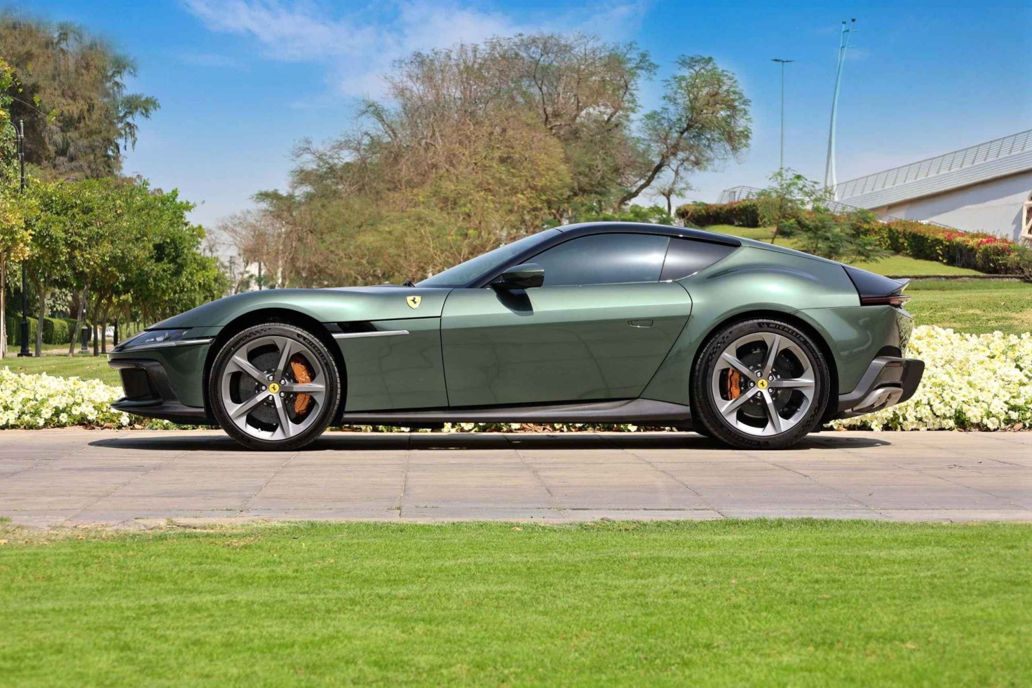 Dubai: Aluguer de 1 dia do Ferrari 12Cilindri, sem depósito necessário