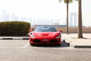 Dubai: Ferrari F8 Spider 1 Tag mieten, keine Kaution erforderlich