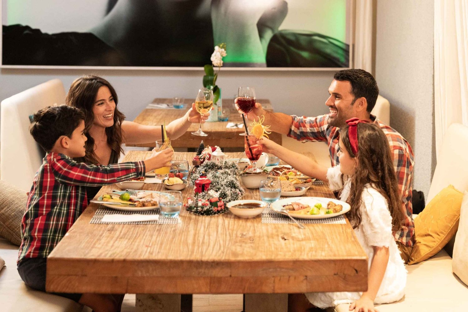 Dubai: Weihnachtszeit im RIVA – Schlittenglocken & Meeresbrise