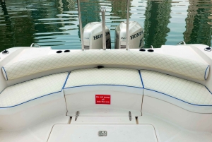 Dubai: Excursión de pesca con equipo y tripulación