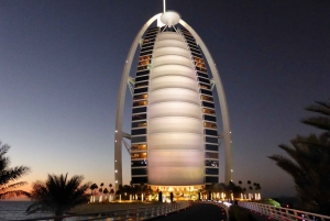 Dubai:Frame entry, Souks, blue Mosque guided tour& Transfer