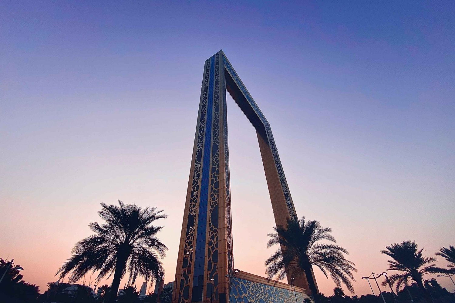 Dubai: Frame Entry, Souks, Museen, Verkostungen und Abra-Fahrt