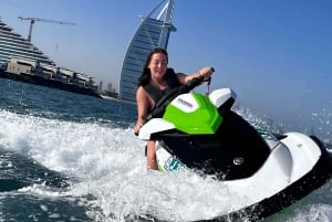 Dubai: Excursión en moto acuática al Burj Al Arab con vistas al horizonte de la ciudad