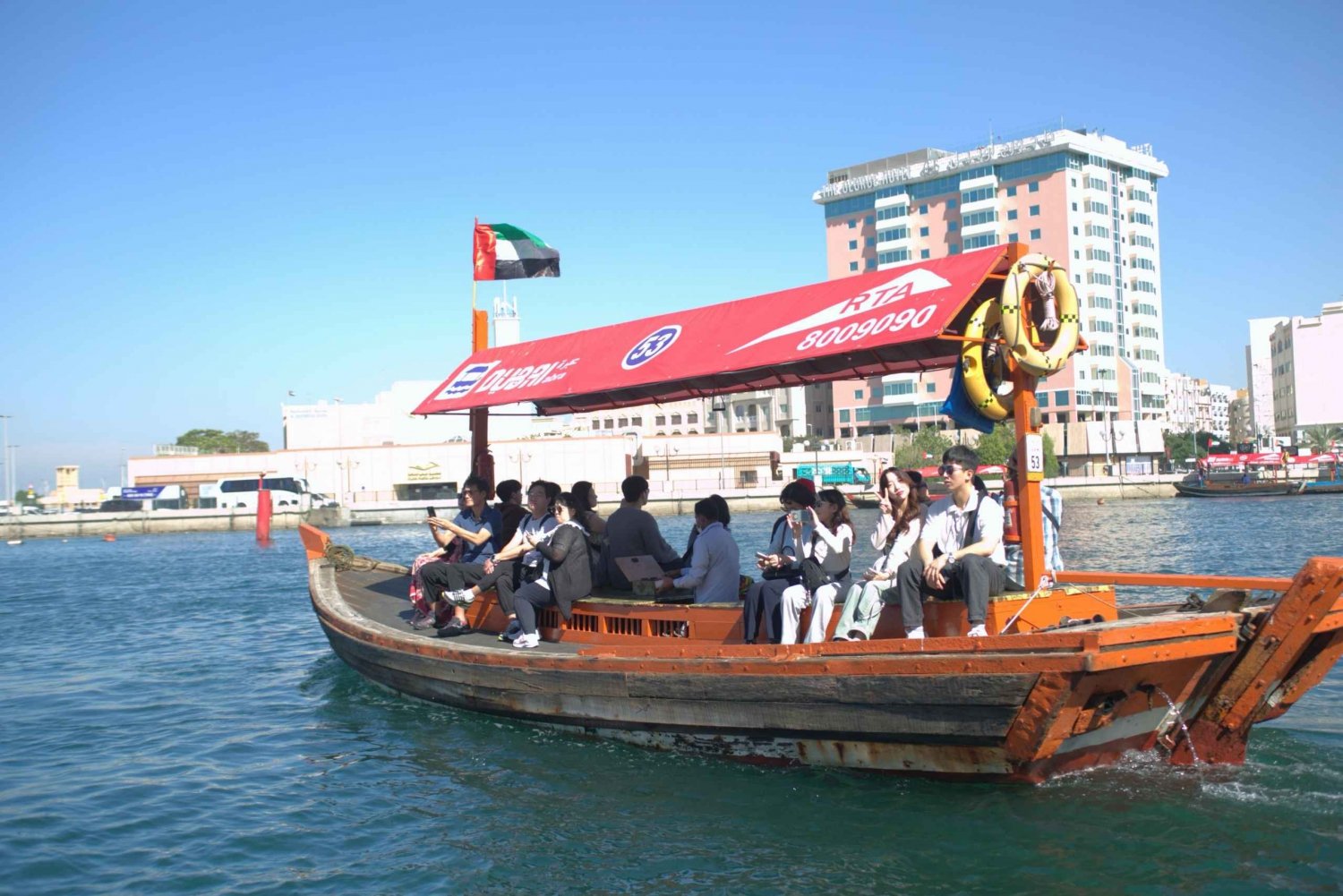 Guidad tur i Dubais gamla stadsdel, Abra-båt, guld- och kryddsouk
