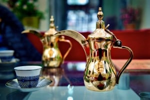 Dubai: Guided Old Town Tour with Souks, Tastings & Boat Tour