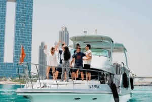 Dubai: Harbor Yacht Tour ja BBQ-ateria ja juomia